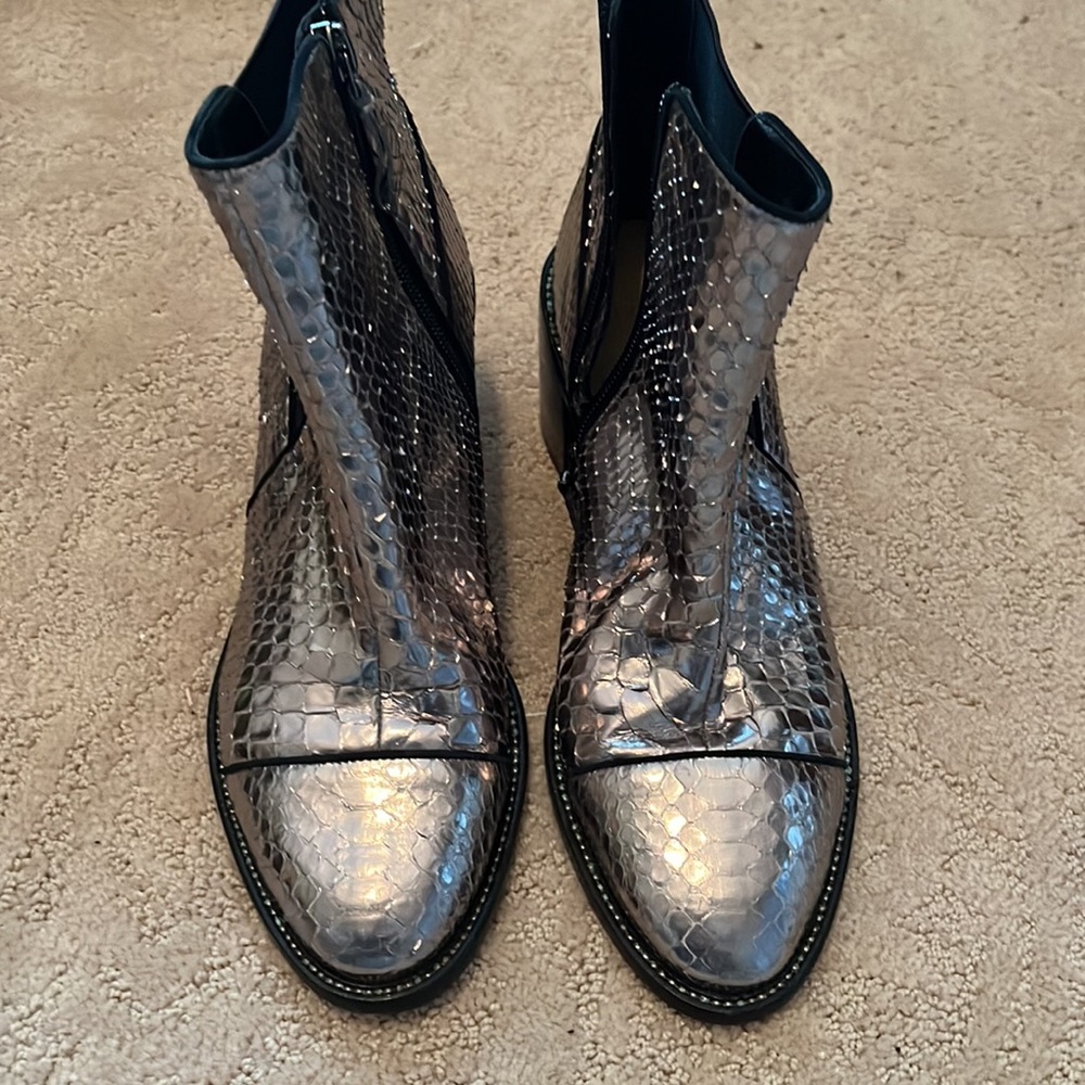 Size 7 1/2 Alexander Birman snake skin boots